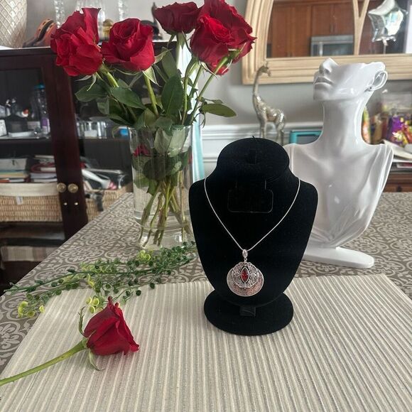 Brighton‎ Women’s Classic Engraved Silver Tone Pendant Red Garnet & Necklace - Picture 1 of 8